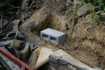 La cration et construction d'une terrasse en bois - Les cadres latraux   5 